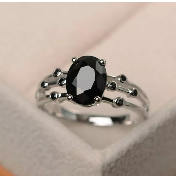 Jewelry - Gorgeous 925 Silver Ring Jewelry Black Sapphire